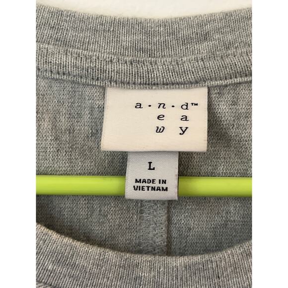 A new day, silver, and gold glitter sequin sleeves 100% cotton size‎ large - Picture 6 of 7